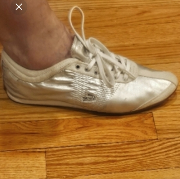 Lacoste silver athletic shoes Size 8.5 - Picture 3 of 10